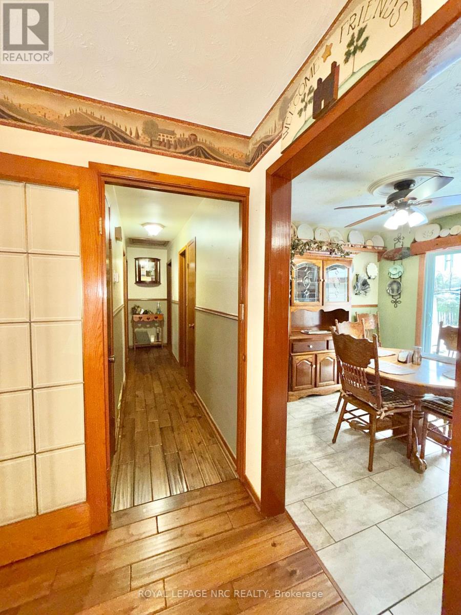 2 Pioneer Village Crescent, Thorold, Ontario  L2V 4J8 - Photo 11 - X12538736