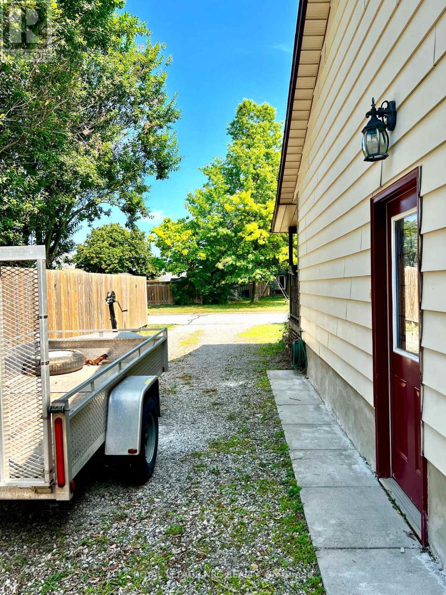 2 Pioneer Village Crescent, Thorold, Ontario  L2V 4J8 - Photo 25 - X12538736