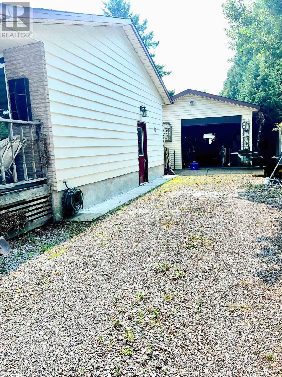 2 Pioneer Village Crescent, Thorold, Ontario  L2V 4J8 - Photo 32 - X12538736