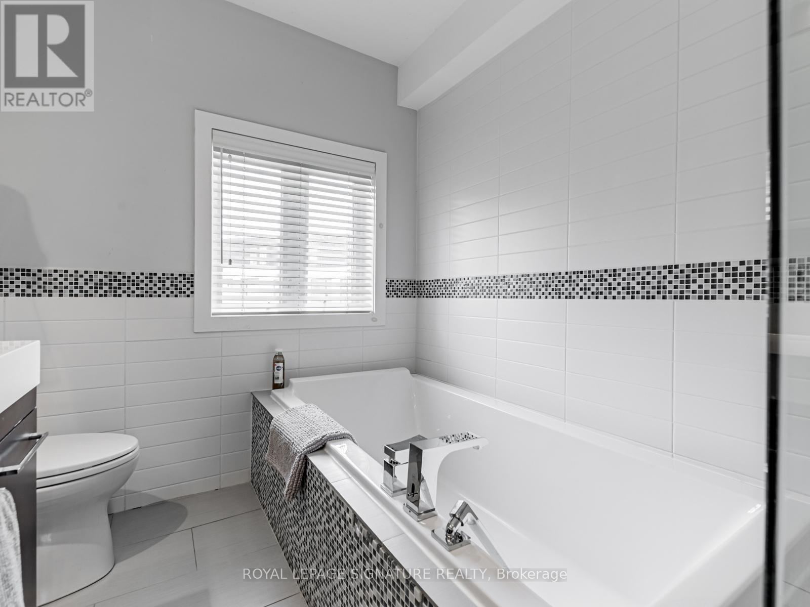 480 Vaughan Road, Toronto, Ontario  M6C 2P7 - Photo 25 - C12546636