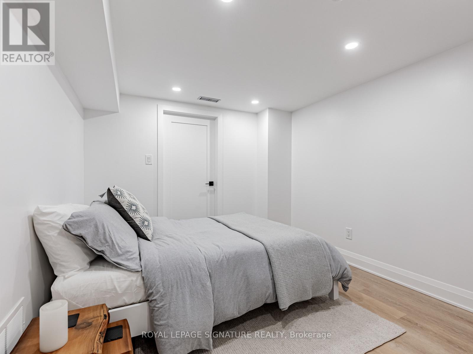 480 Vaughan Road, Toronto, Ontario  M6C 2P7 - Photo 26 - C12546636