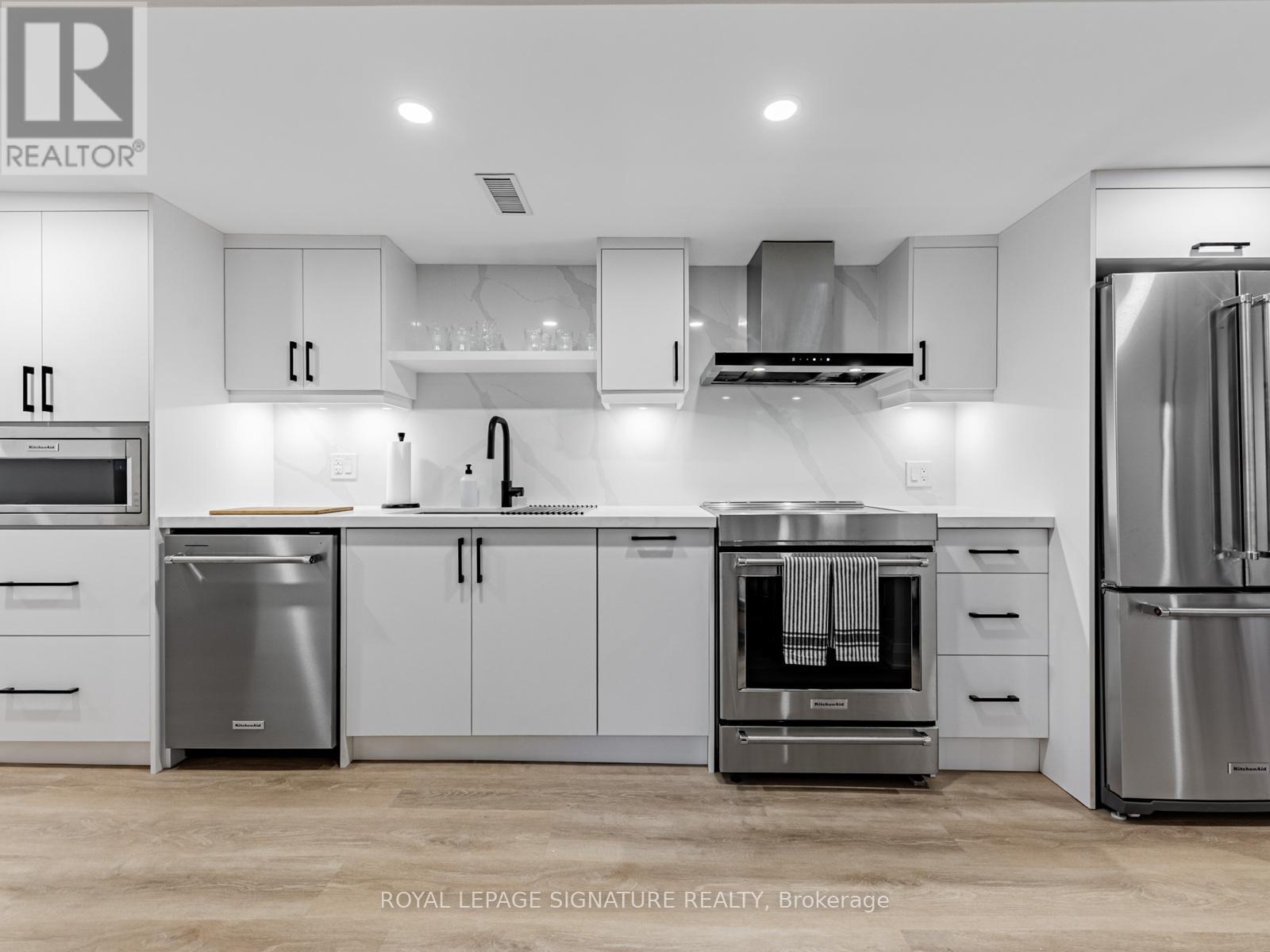 480 Vaughan Road, Toronto, Ontario  M6C 2P7 - Photo 31 - C12546636