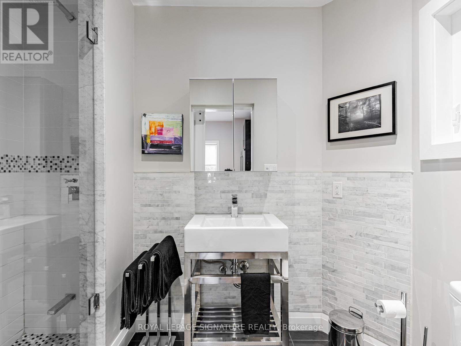 480 Vaughan Road, Toronto, Ontario  M6C 2P7 - Photo 9 - C12546636