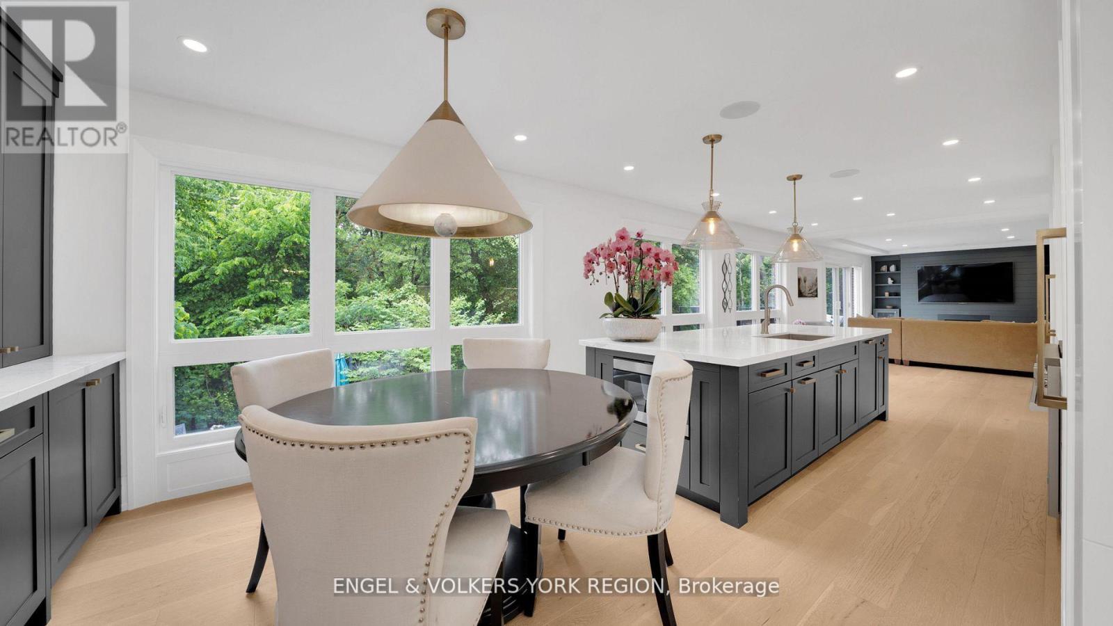 15 Silvergrove Road, Toronto, Ontario  M5L 2N5 - Photo 10 - C12546776