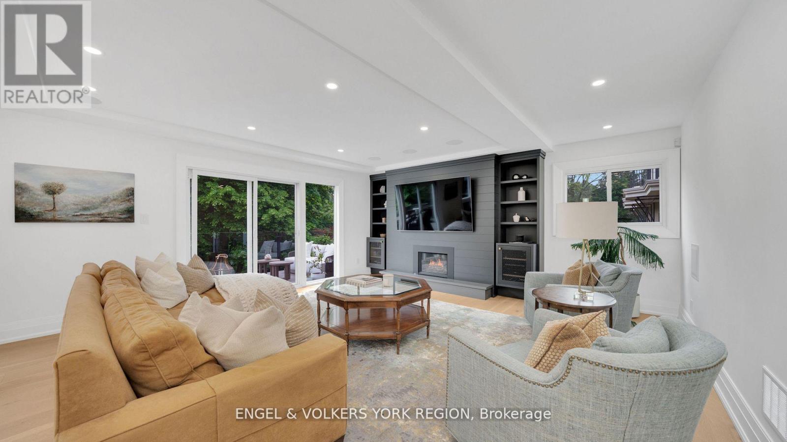 15 Silvergrove Road, Toronto, Ontario  M5L 2N5 - Photo 14 - C12546776