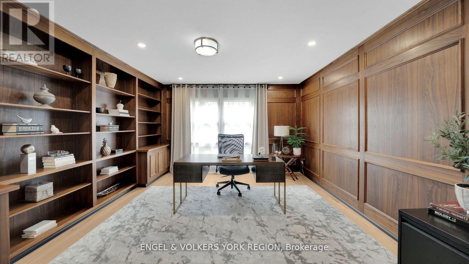 15 Silvergrove Road, Toronto, Ontario  M5L 2N5 - Photo 18 - C12546776