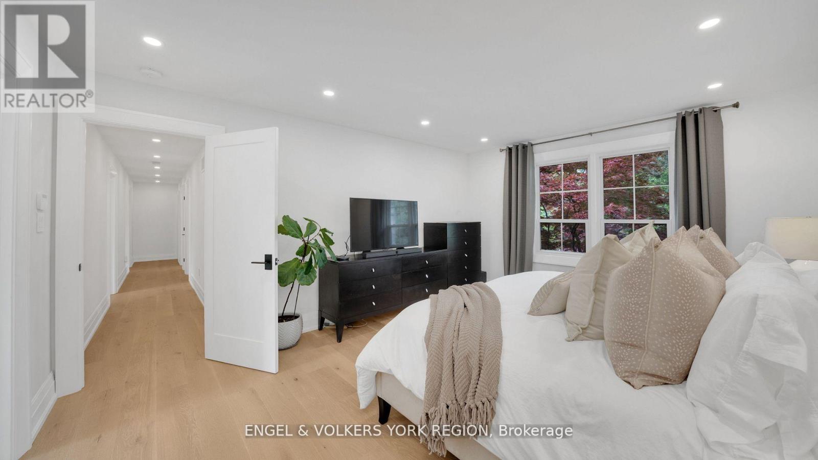 15 Silvergrove Road, Toronto, Ontario  M5L 2N5 - Photo 23 - C12546776