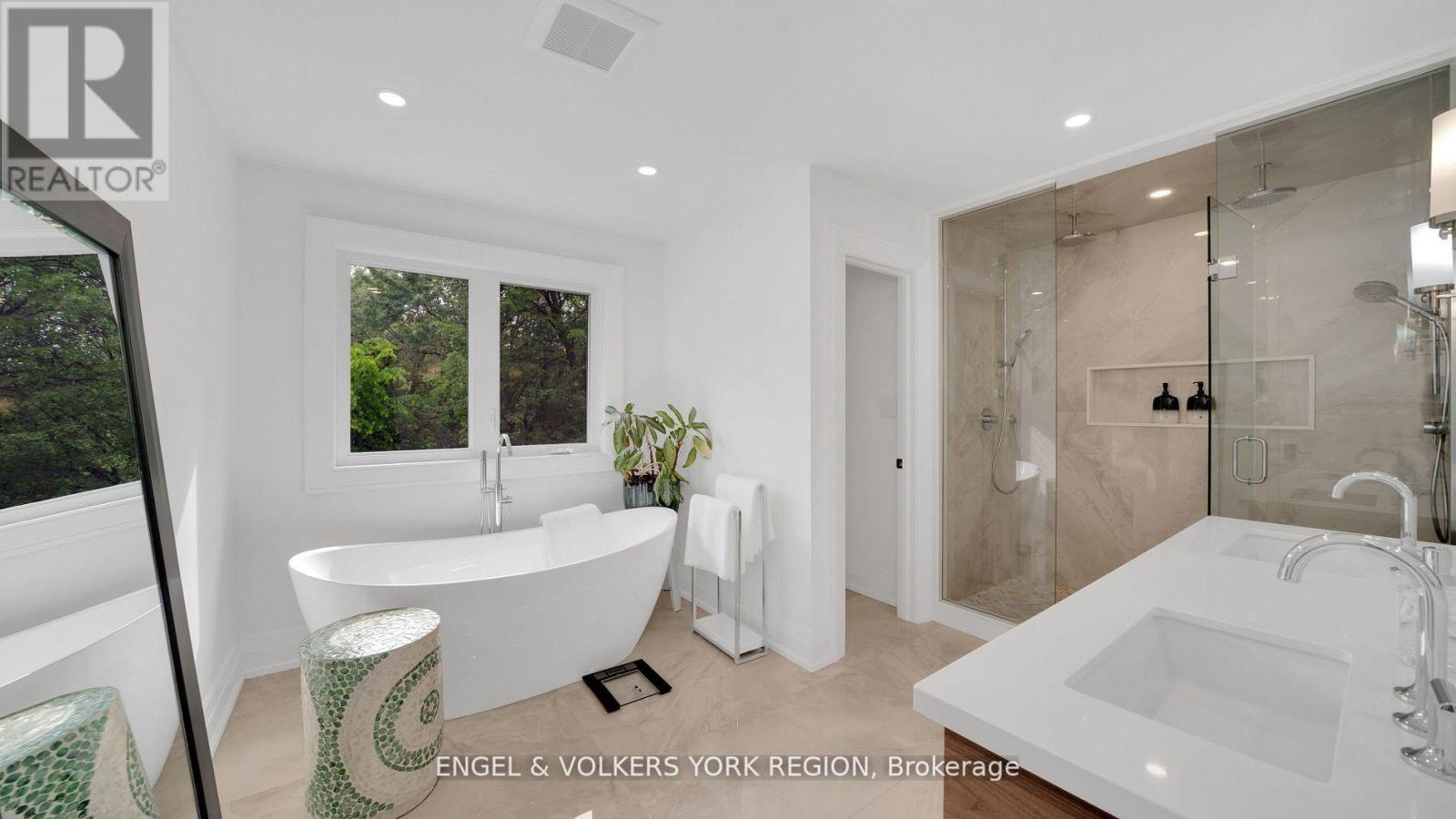 15 Silvergrove Road, Toronto, Ontario  M5L 2N5 - Photo 26 - C12546776