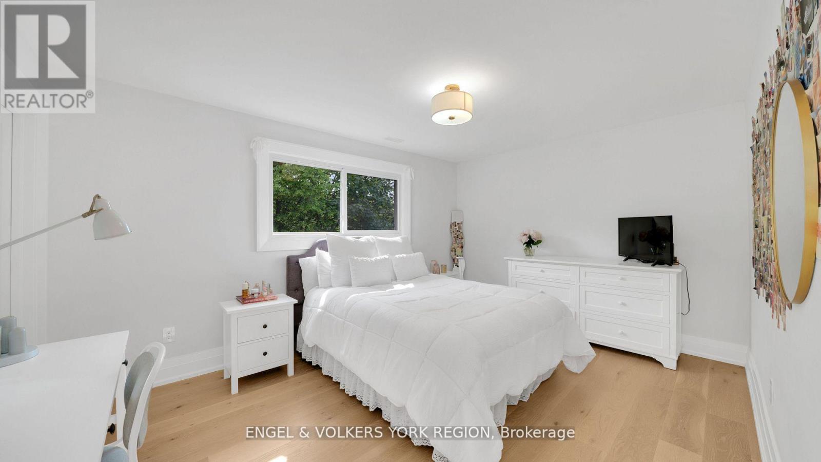 15 Silvergrove Road, Toronto, Ontario  M5L 2N5 - Photo 29 - C12546776