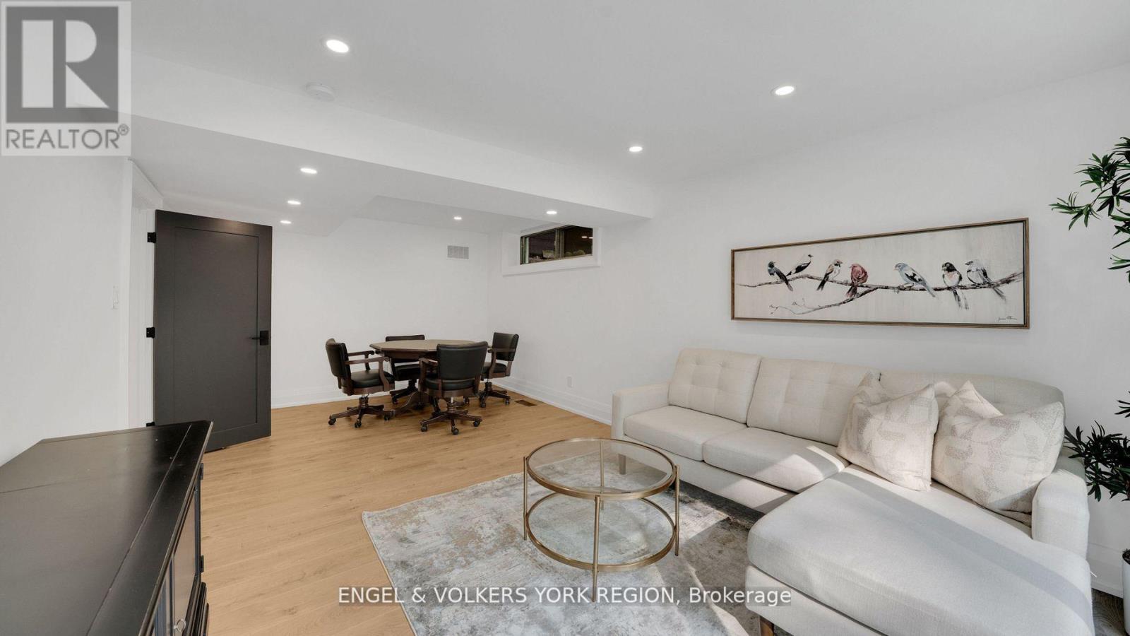 15 Silvergrove Road, Toronto, Ontario  M5L 2N5 - Photo 32 - C12546776