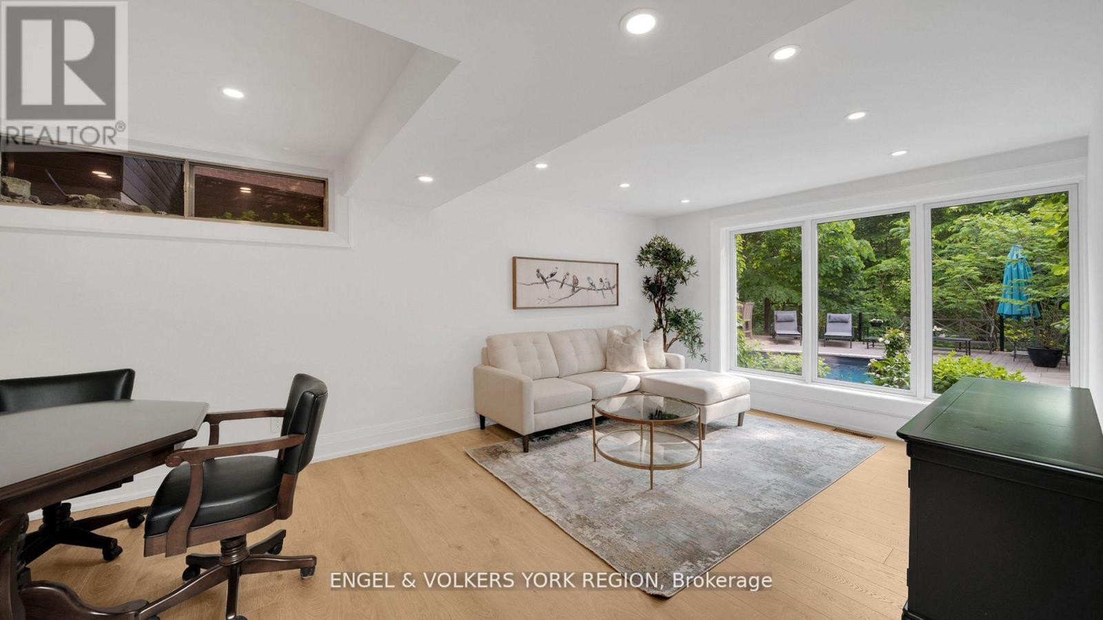 15 Silvergrove Road, Toronto, Ontario  M5L 2N5 - Photo 33 - C12546776