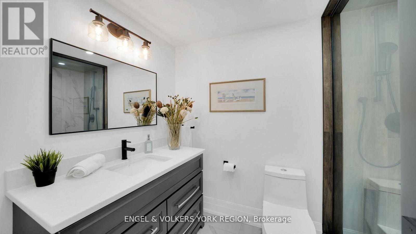 15 Silvergrove Road, Toronto, Ontario  M5L 2N5 - Photo 40 - C12546776