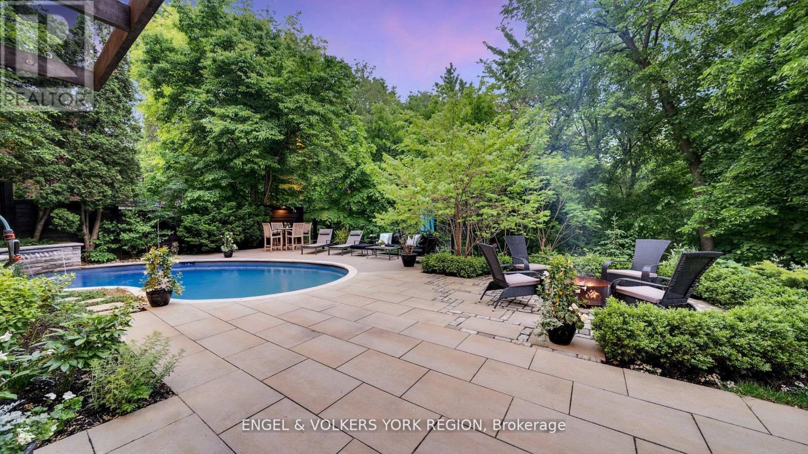 15 Silvergrove Road, Toronto, Ontario  M5L 2N5 - Photo 45 - C12546776