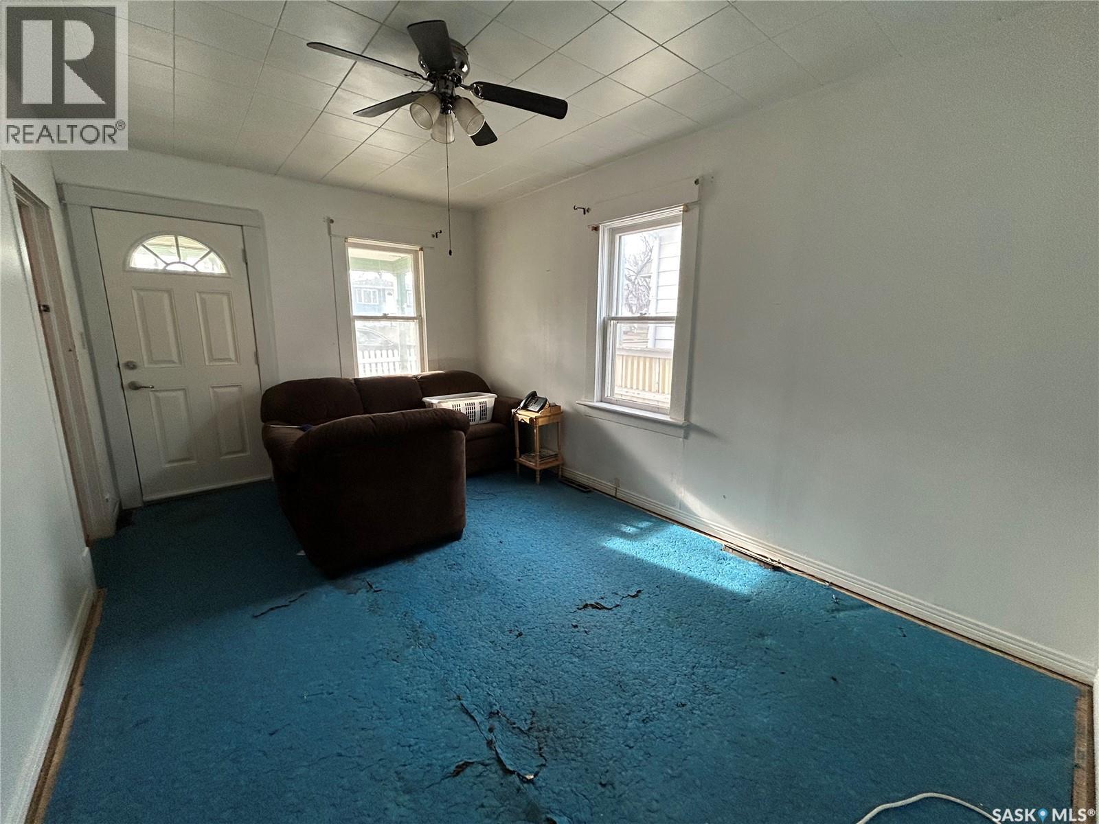 1010 Coteau Street W, Moose Jaw, Saskatchewan  S6H 5G4 - Photo 3 - SK024079