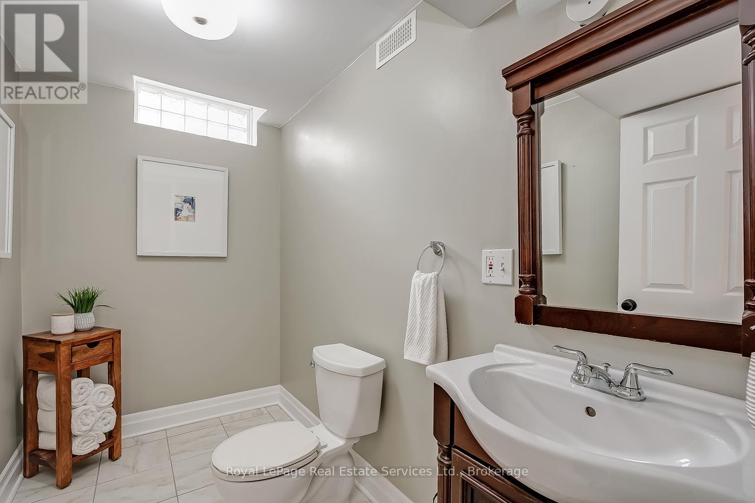 1544 Greenbriar Drive, Oakville, Ontario  L6M 1Y5 - Photo 39 - W12533520