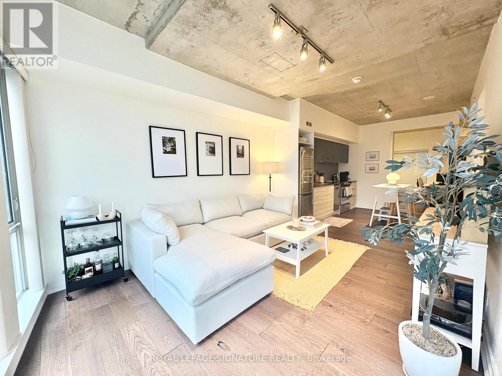 711 - 1190 DUNDAS STREET E, Toronto, Ontario