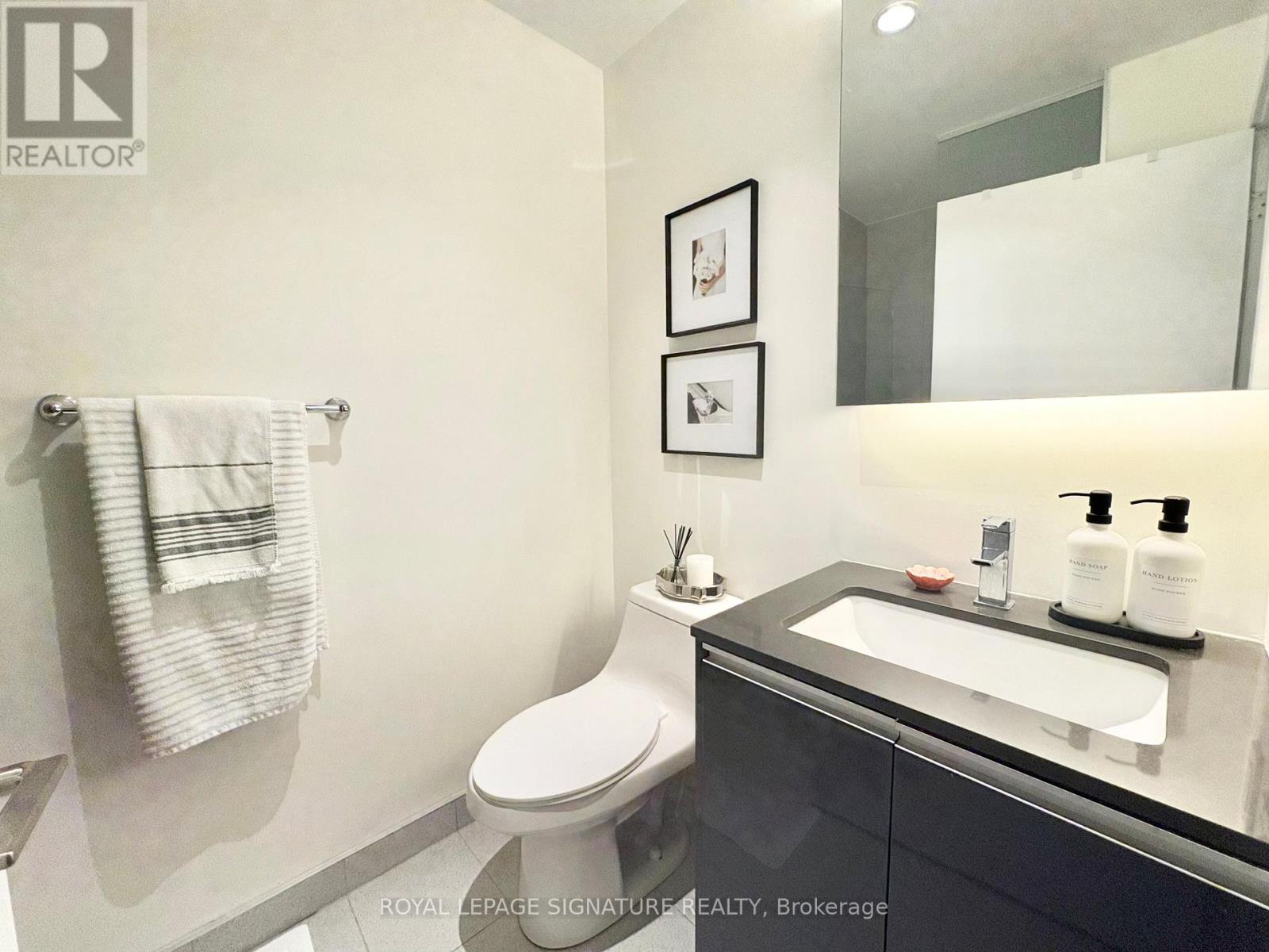 711 - 1190 Dundas Street E, Toronto, Ontario  M4M 0C5 - Photo 9 - E12546732