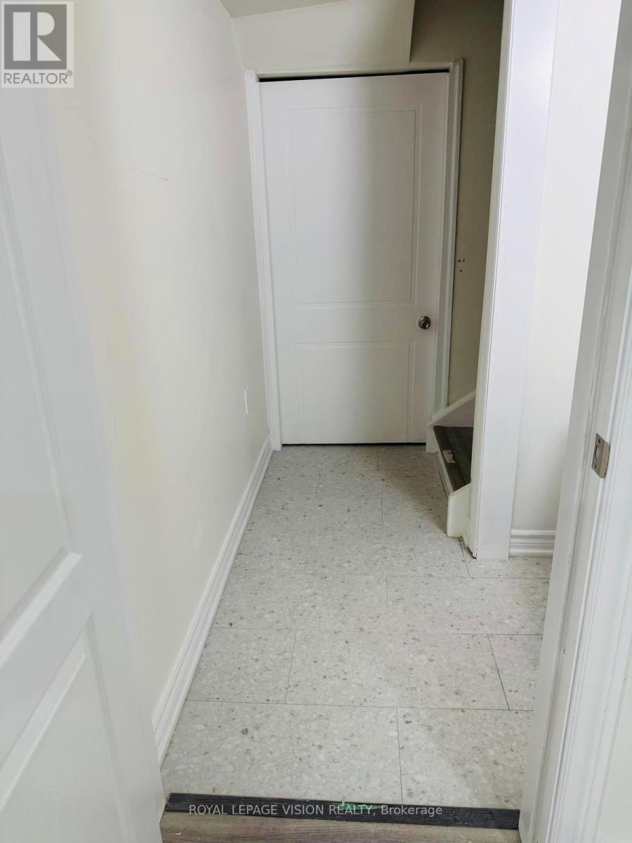 1291 Plymouth Drive, Oshawa, Ontario  L1L 0V1 - Photo 5 - E12546796