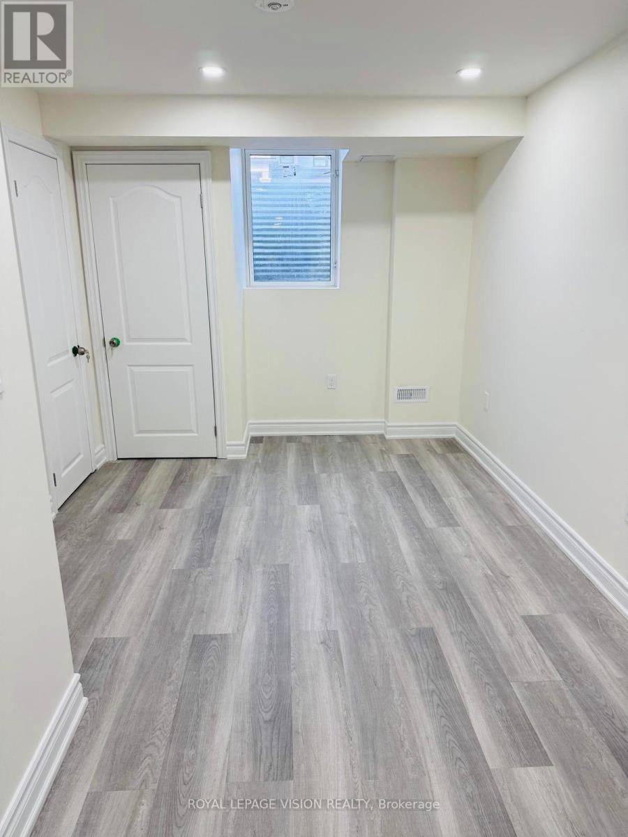 1291 Plymouth Drive, Oshawa, Ontario  L1L 0V1 - Photo 8 - E12546796