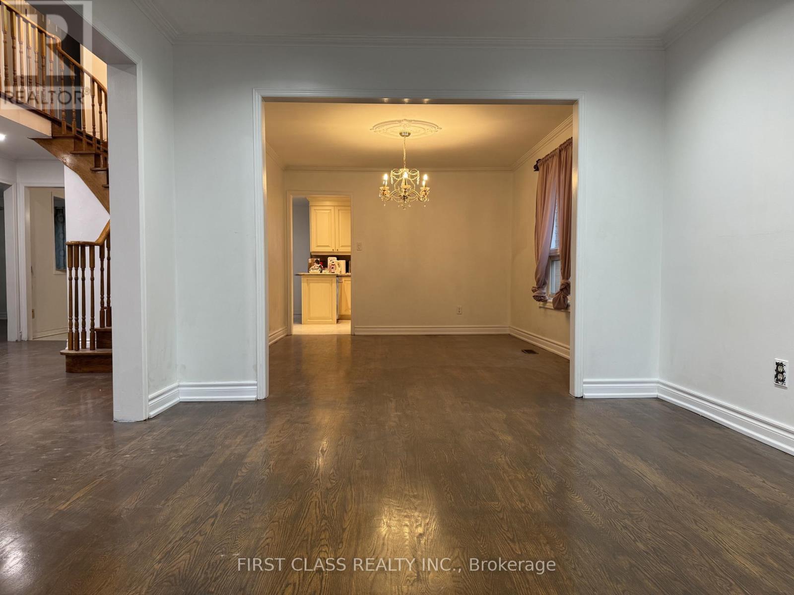 Main 11 Hazelmere Drive, Richmond Hill, Ontario  L4B 1V7 - Photo 6 - N12542008