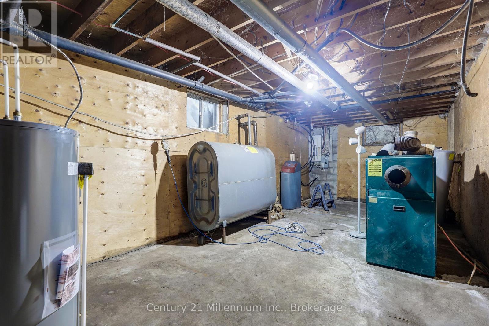 425158 Irish Lake Road, Grey Highlands, Ontario N0C 1H0 - Photo 22 - X12544534