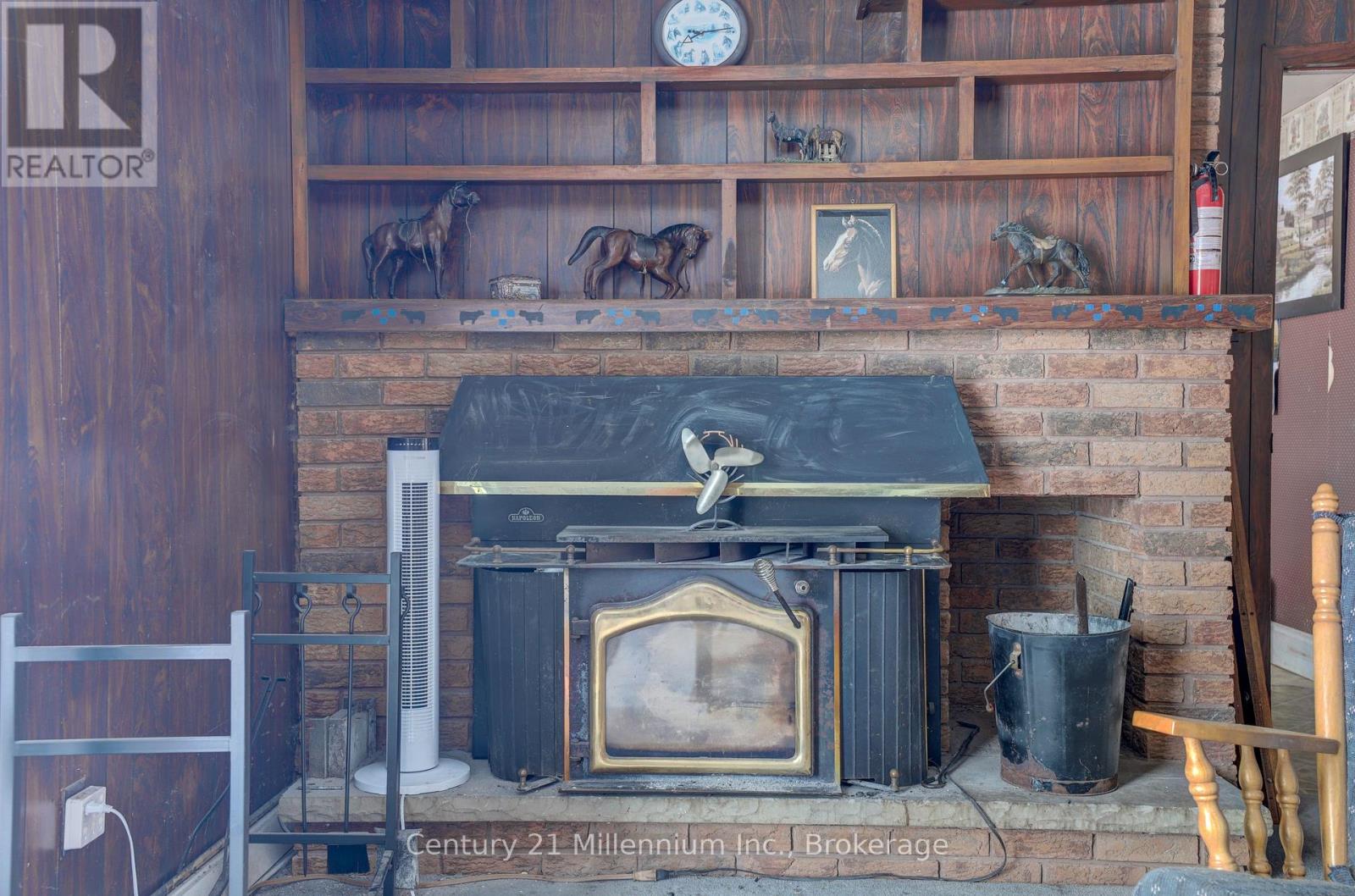 425158 Irish Lake Road, Grey Highlands, Ontario N0C 1H0 - Photo 13 - X12544534