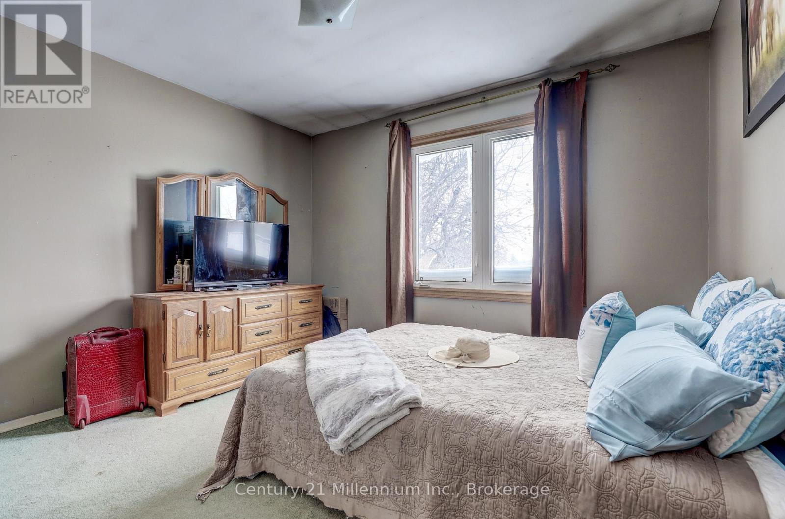 425158 Irish Lake Road, Grey Highlands, Ontario N0C 1H0 - Photo 17 - X12544534