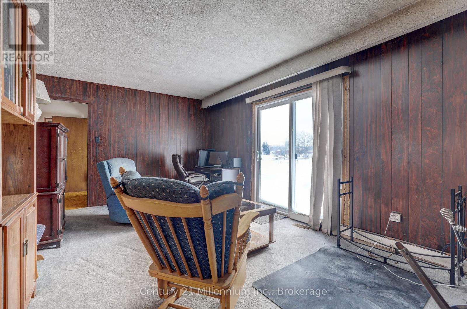 425158 Irish Lake Road, Grey Highlands, Ontario N0C 1H0 - Photo 12 - X12544534