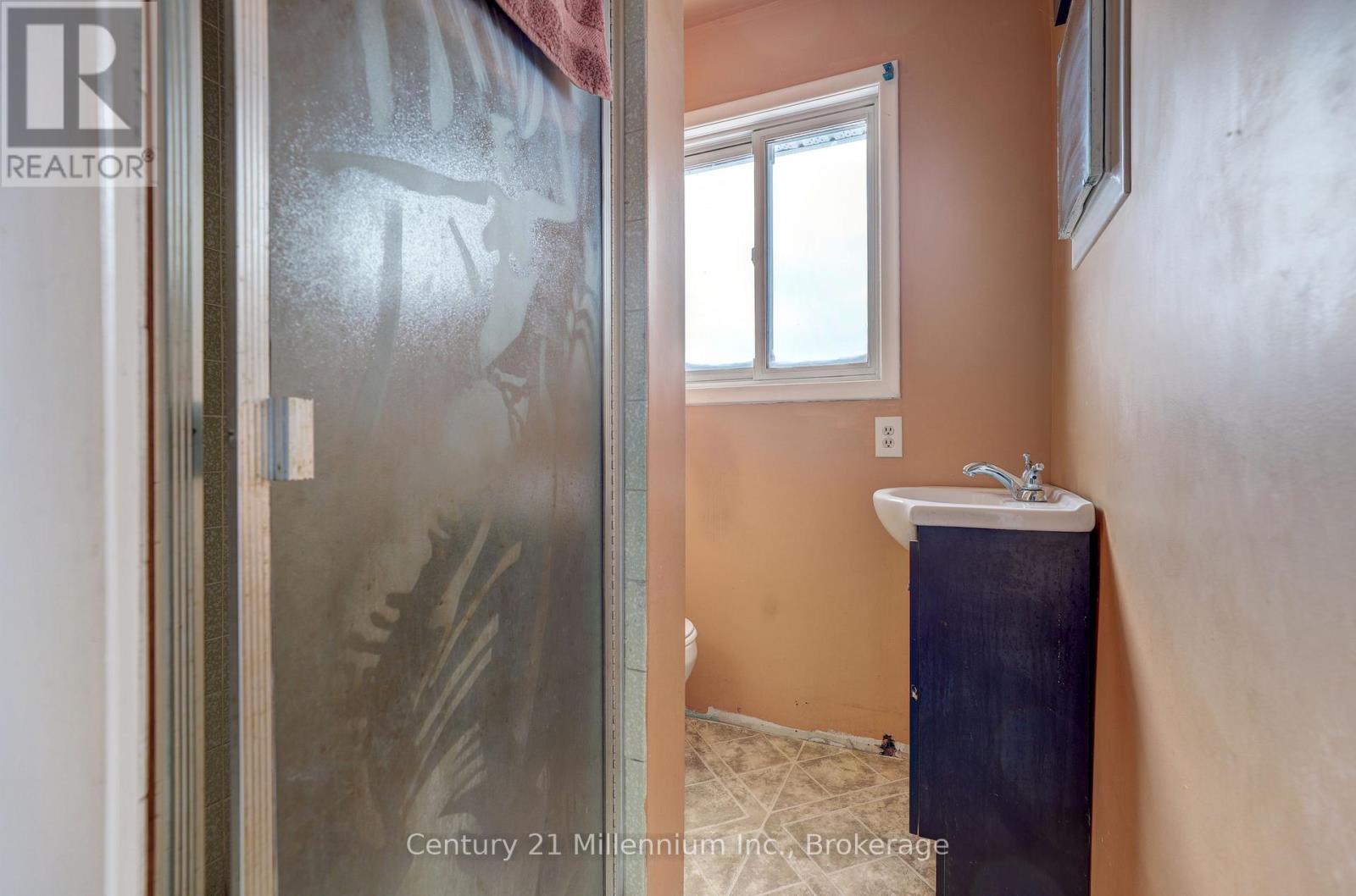 425158 Irish Lake Road, Grey Highlands, Ontario N0C 1H0 - Photo 19 - X12544534