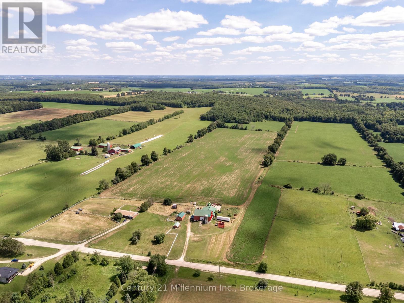 425158 Irish Lake Road, Grey Highlands, Ontario N0C 1H0 - Photo 41 - X12544534