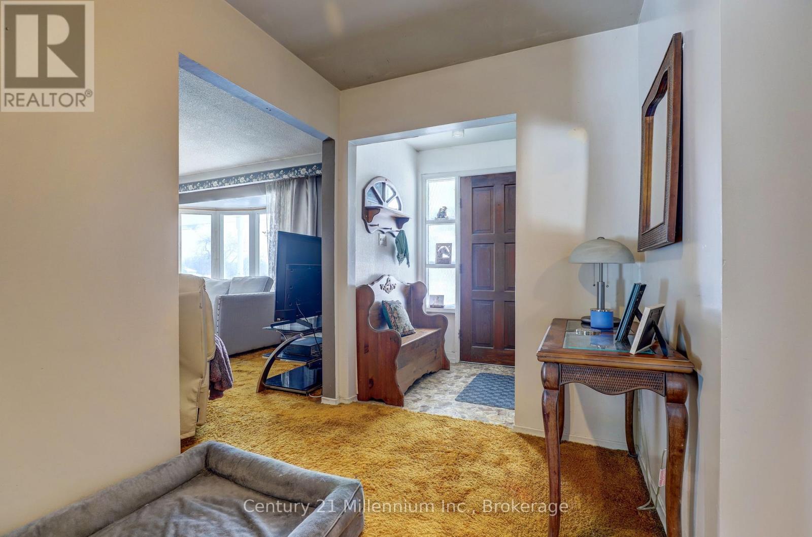 425158 Irish Lake Road, Grey Highlands, Ontario N0C 1H0 - Photo 6 - X12544534