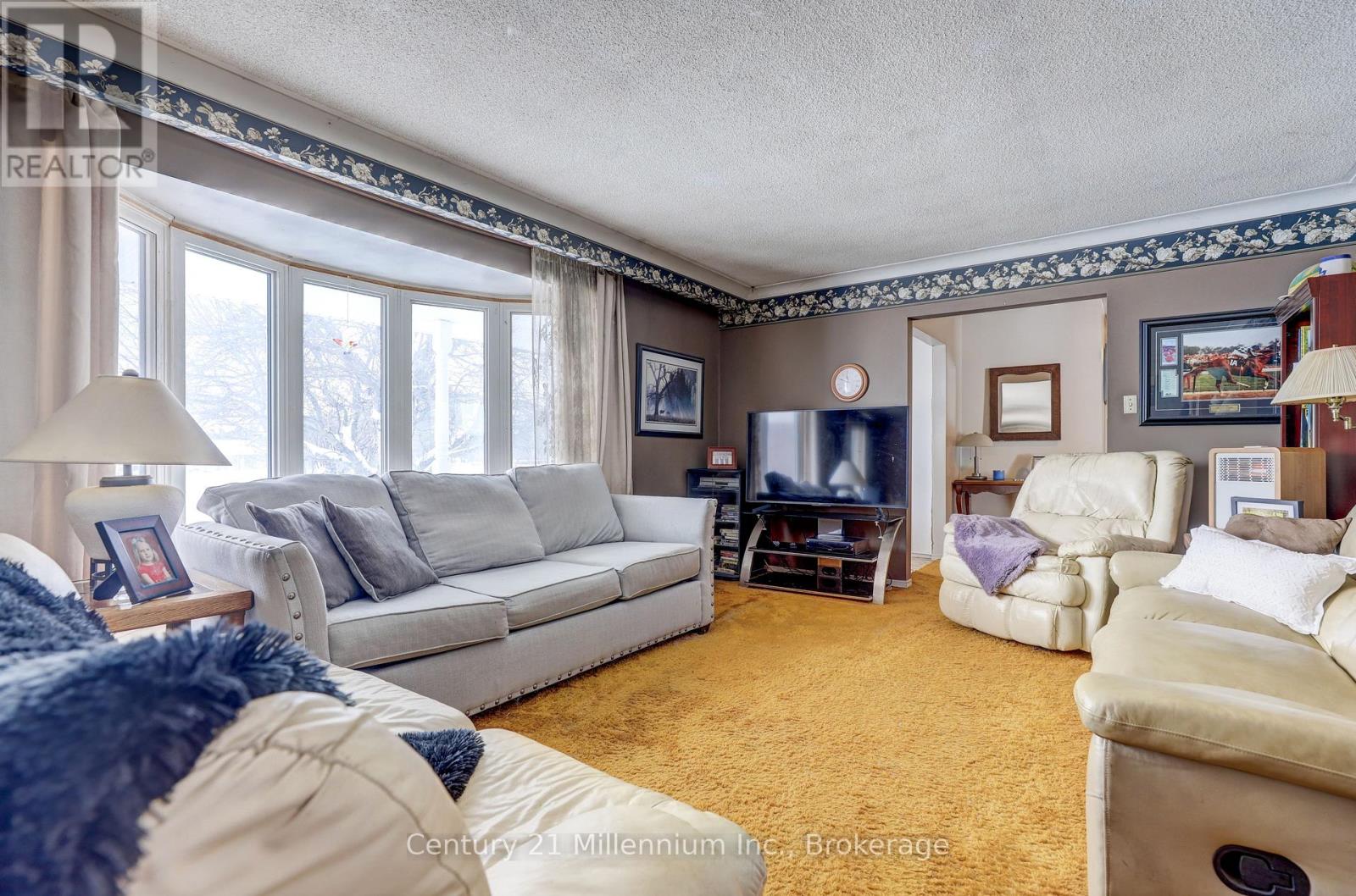 425158 Irish Lake Road, Grey Highlands, Ontario N0C 1H0 - Photo 8 - X12544534