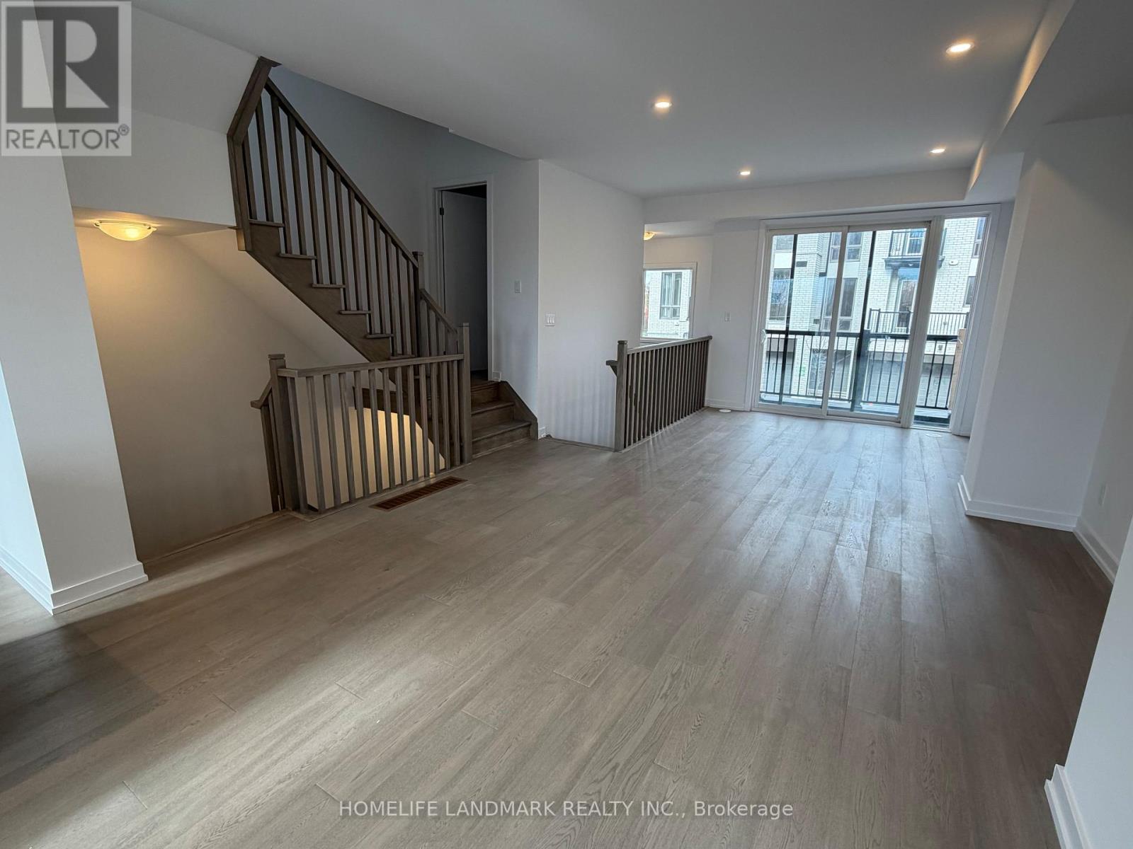 23 Bancroft Lane, Richmond Hill, Ontario  L4E 1M1 - Photo 3 - N12546586