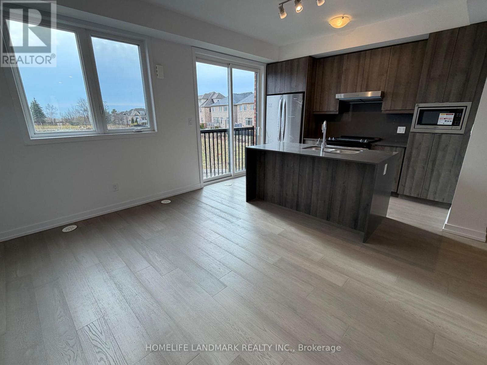 23 Bancroft Lane, Richmond Hill, Ontario  L4E 1M1 - Photo 4 - N12546586