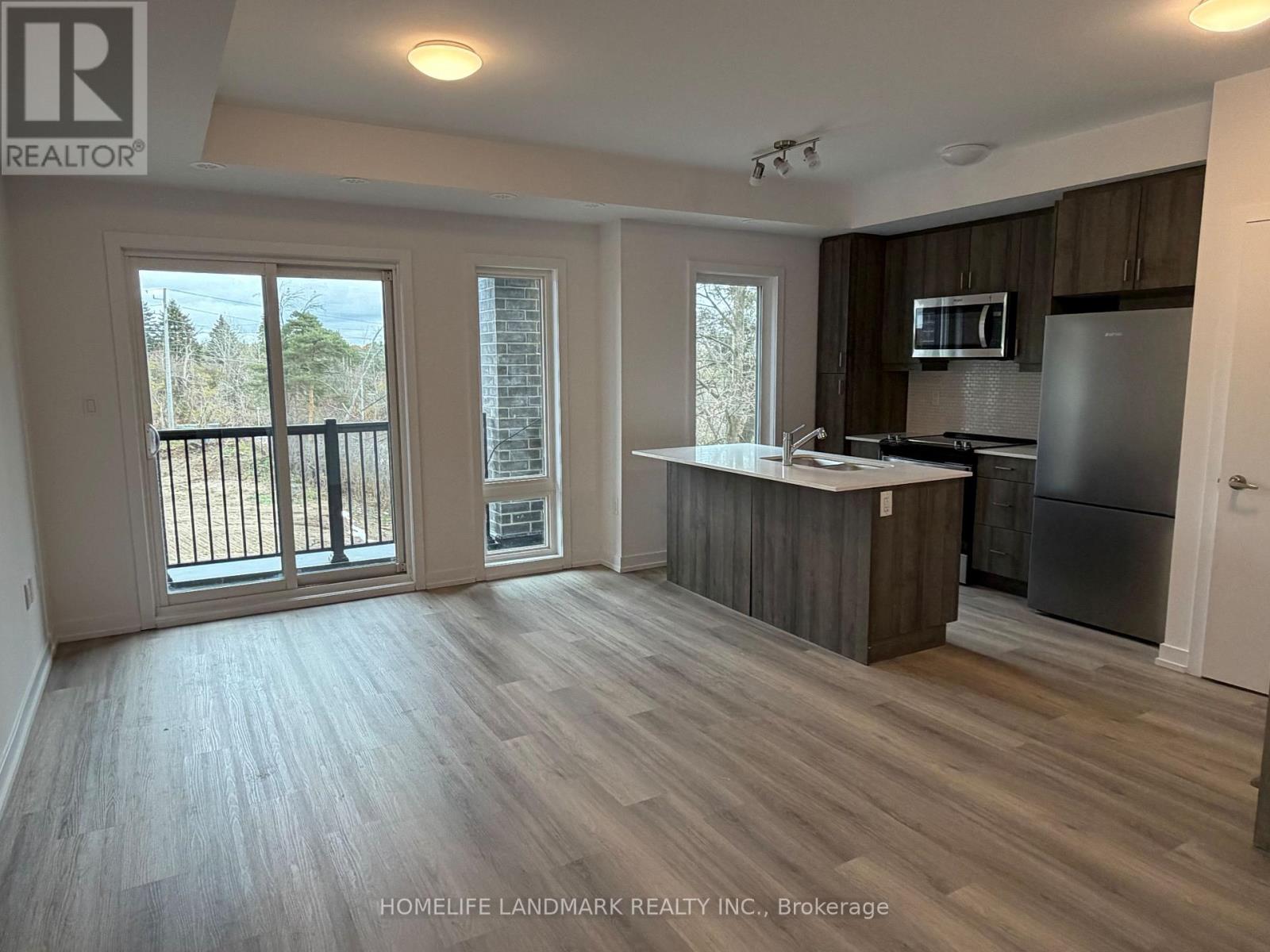 215 - 3 BANCROFT LANE, Richmond Hill, Ontario