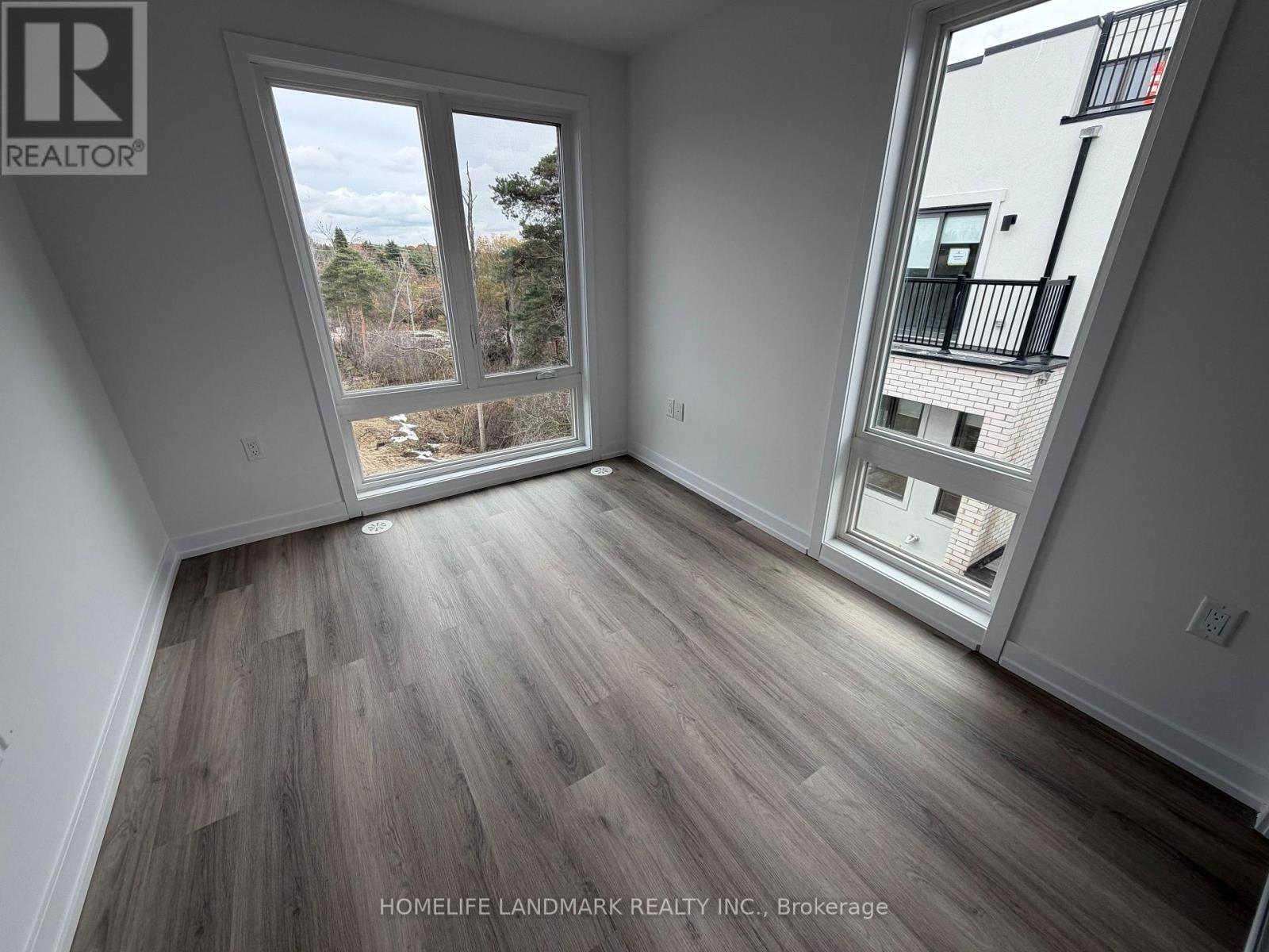 215 - 3 Bancroft Lane, Richmond Hill, Ontario  L4E 1M1 - Photo 5 - N12546664