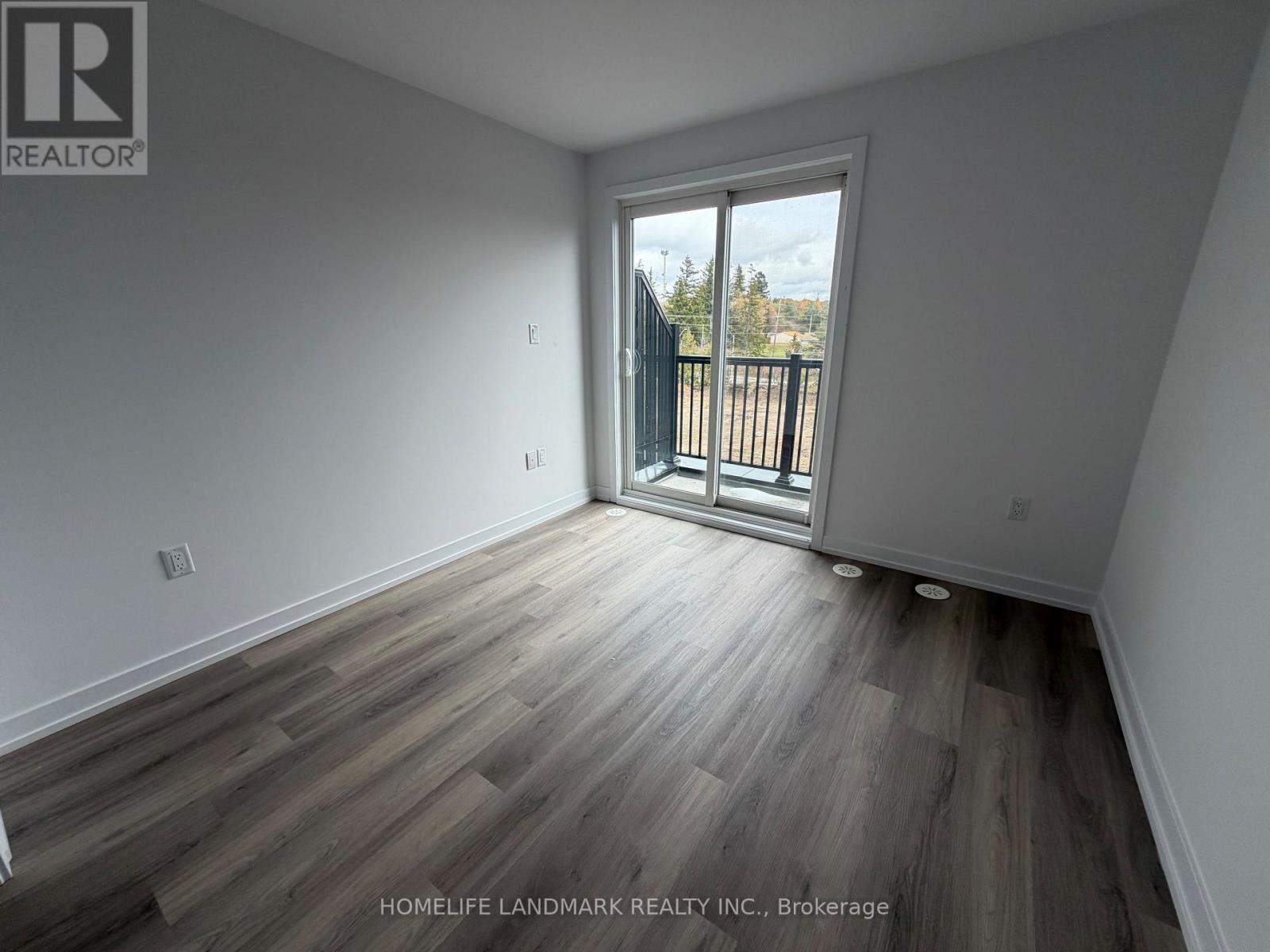 215 - 3 Bancroft Lane, Richmond Hill, Ontario  L4E 1M1 - Photo 6 - N12546664