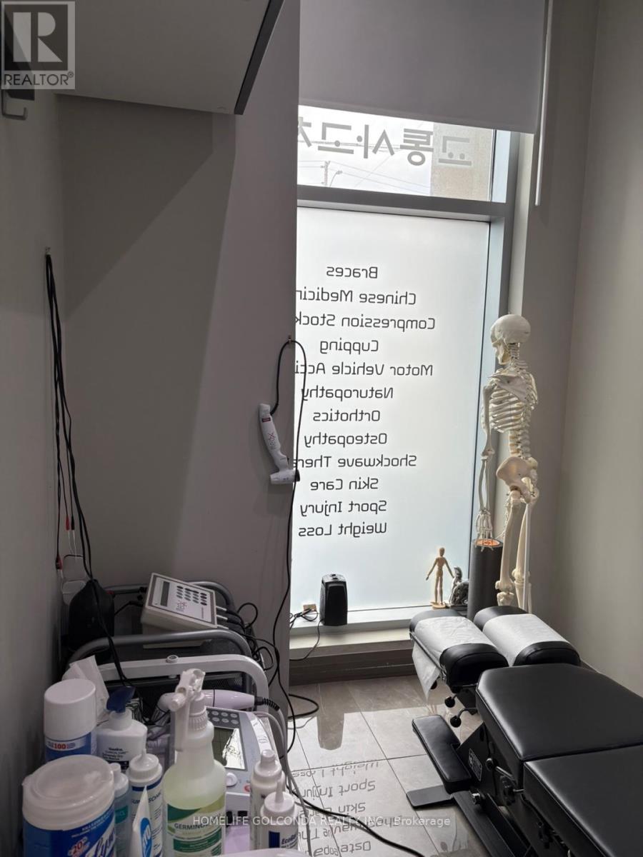 116 - 7163 Yonge Street, Markham, Ontario  L3T 0C6 - Photo 5 - N12546680