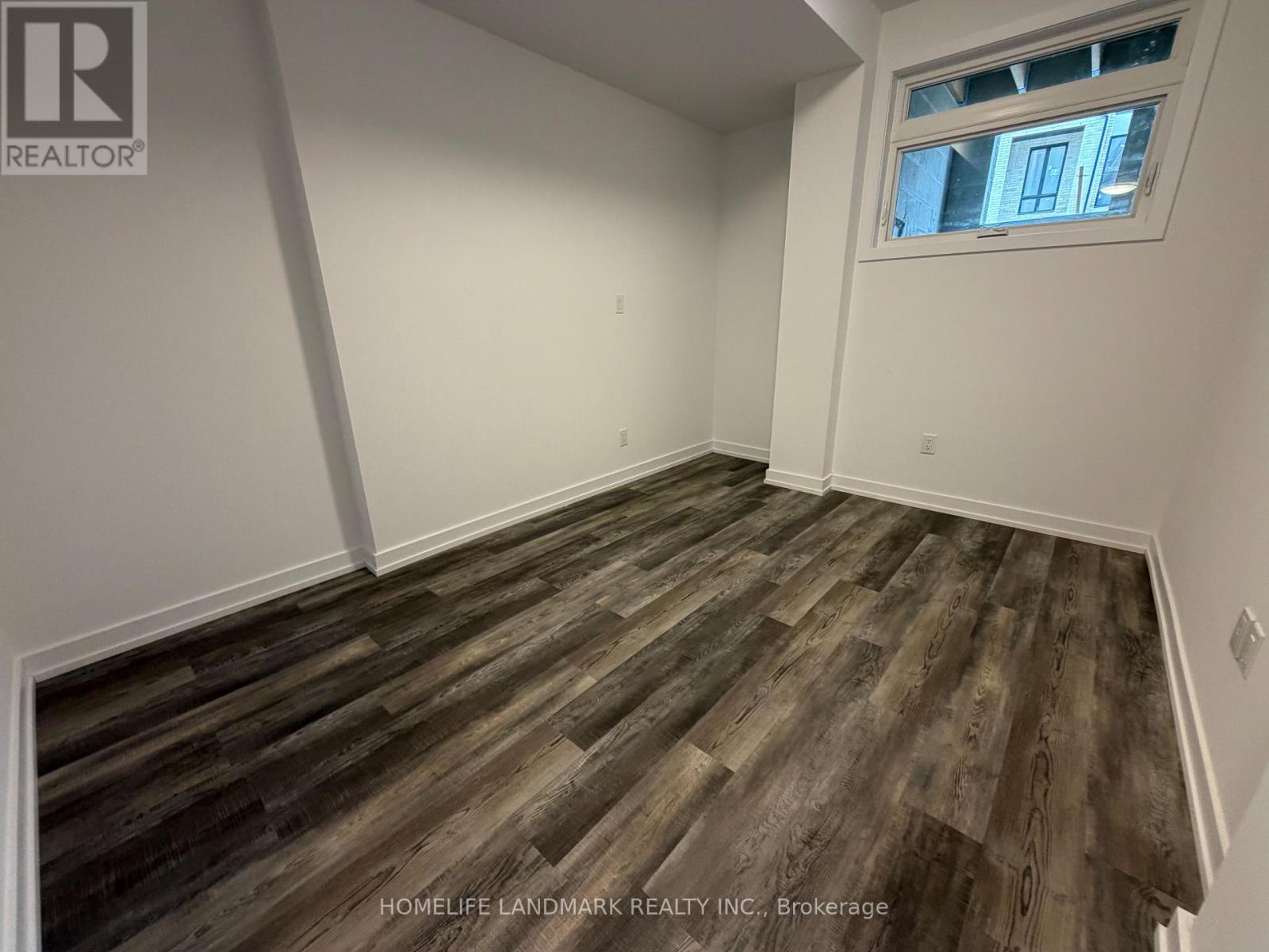 218 - 3 Bancroft Lane, Richmond Hill, Ontario  L4E 1M1 - Photo 4 - N12546778