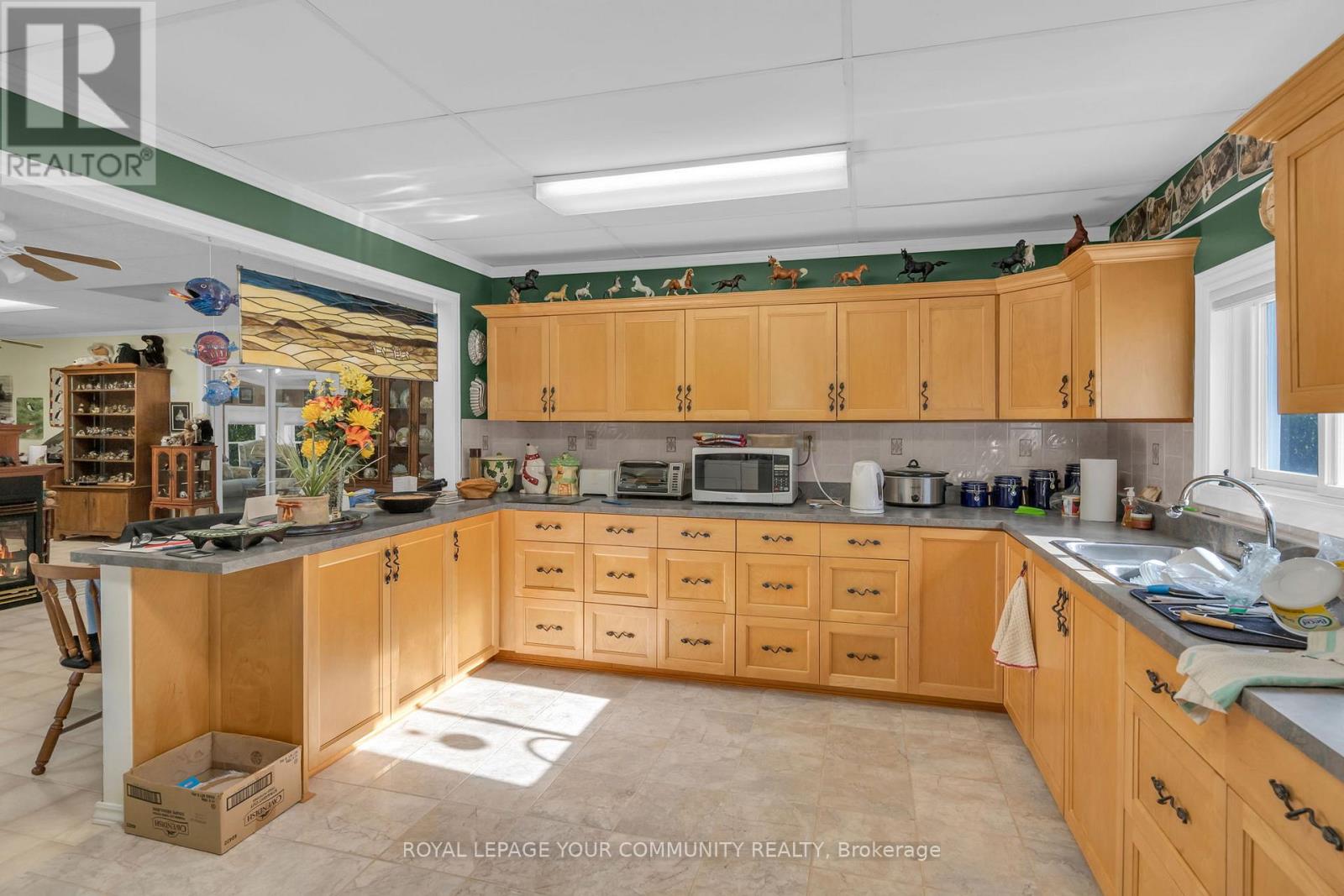 696 Catering Road S, Georgina, Ontario  L0E 1R0 - Photo 13 - N12546792