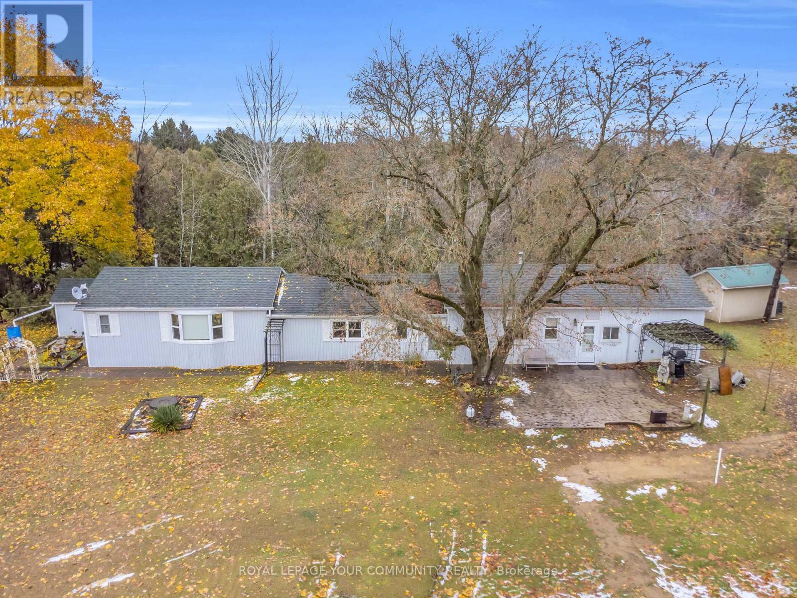 696 Catering Road S, Georgina, Ontario  L0E 1R0 - Photo 2 - N12546792