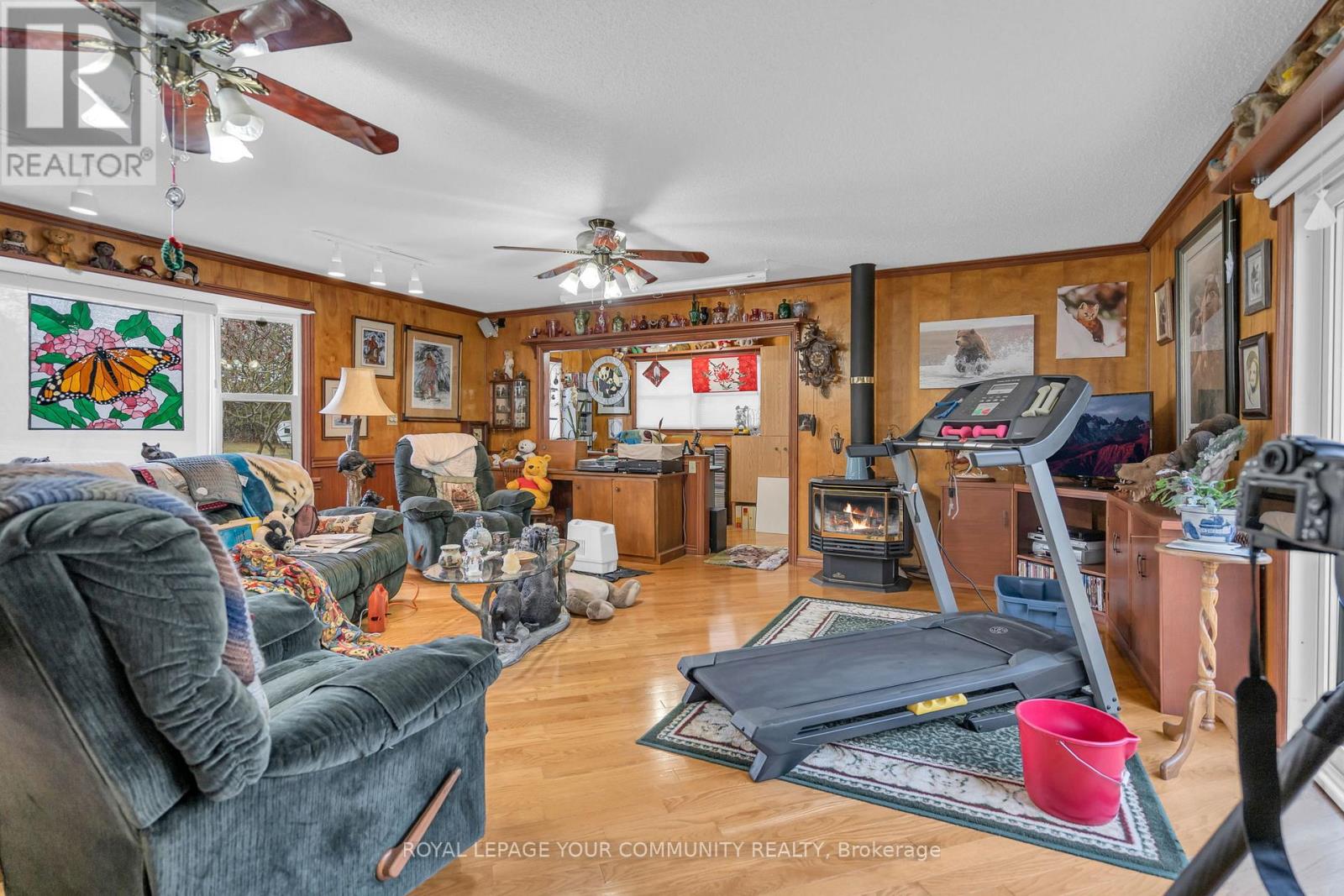 696 Catering Road S, Georgina, Ontario  L0E 1R0 - Photo 25 - N12546792