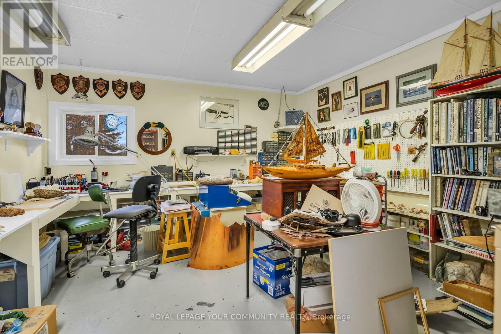 696 Catering Road S, Georgina, Ontario  L0E 1R0 - Photo 33 - N12546792