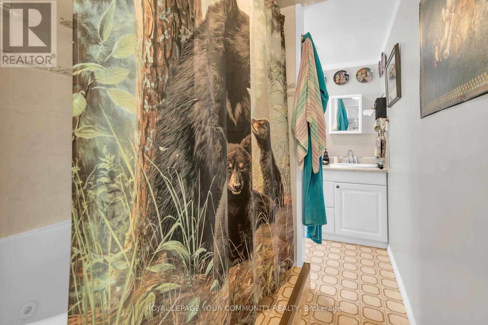 696 Catering Road S, Georgina, Ontario  L0E 1R0 - Photo 36 - N12546792