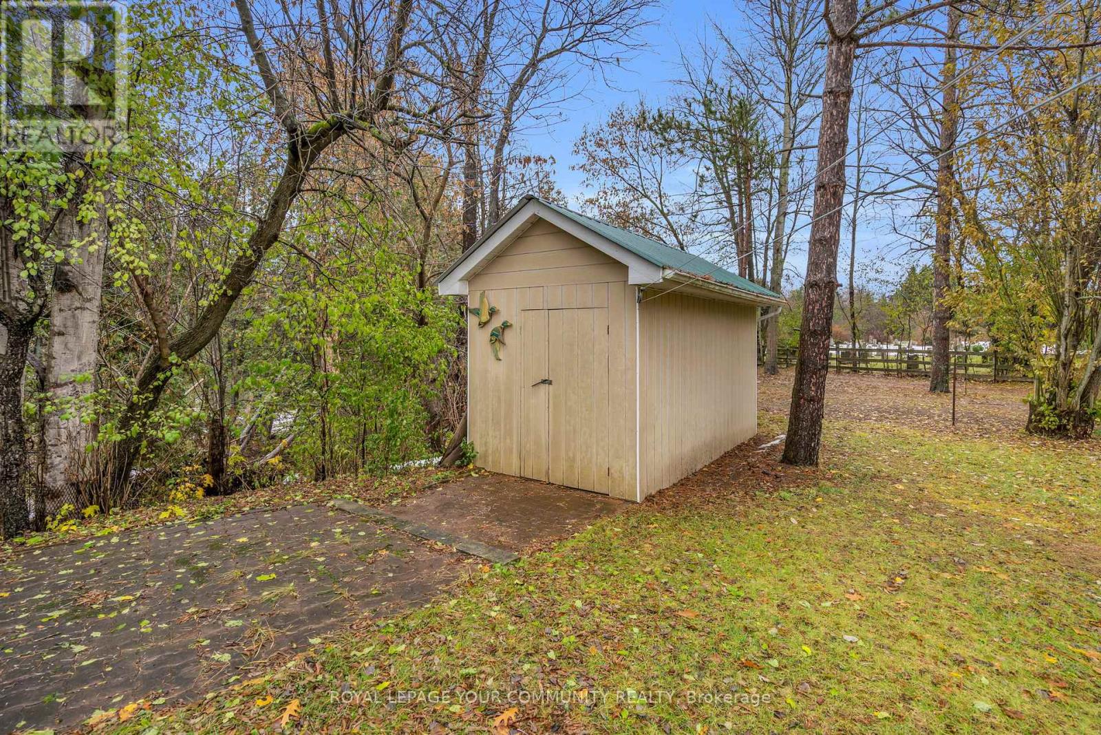 696 Catering Road S, Georgina, Ontario  L0E 1R0 - Photo 46 - N12546792