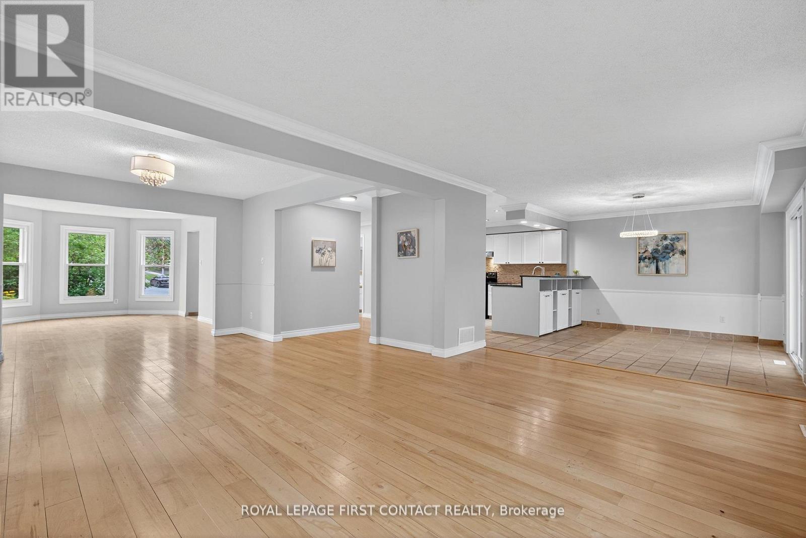 101 Browning Trail, Barrie, Ontario L4N 6J4 - Photo 13 - S12546612