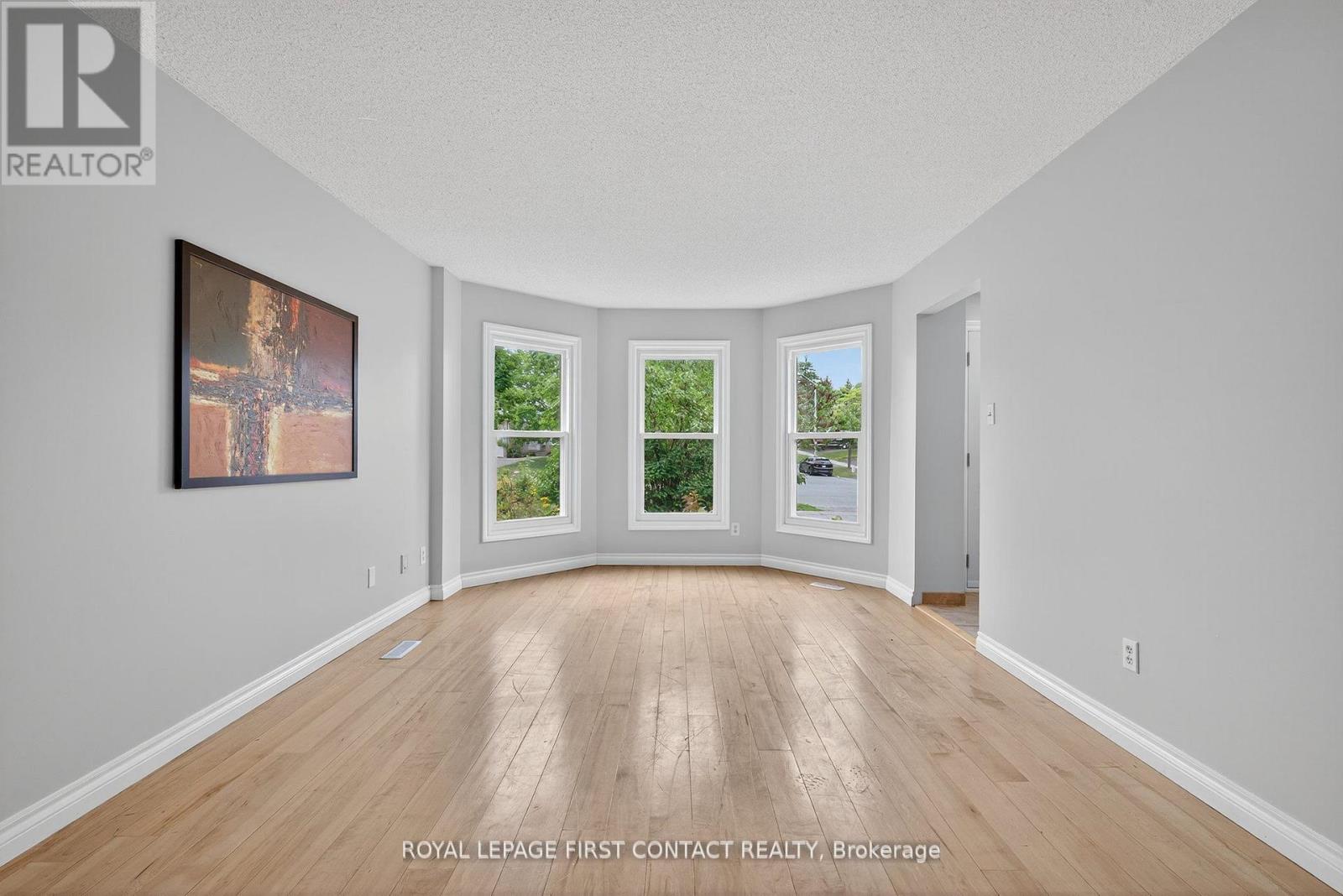 101 Browning Trail, Barrie, Ontario L4N 6J4 - Photo 18 - S12546612