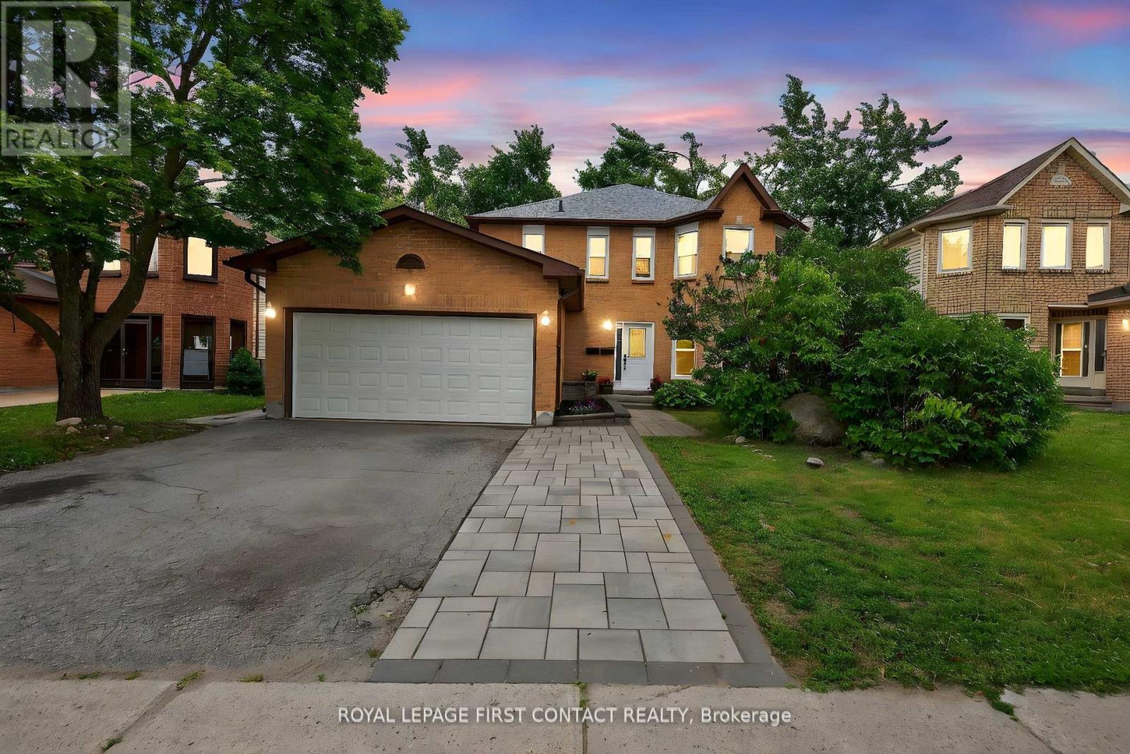 101 Browning Trail, Barrie, Ontario L4N 6J4 - Photo 2 - S12546612