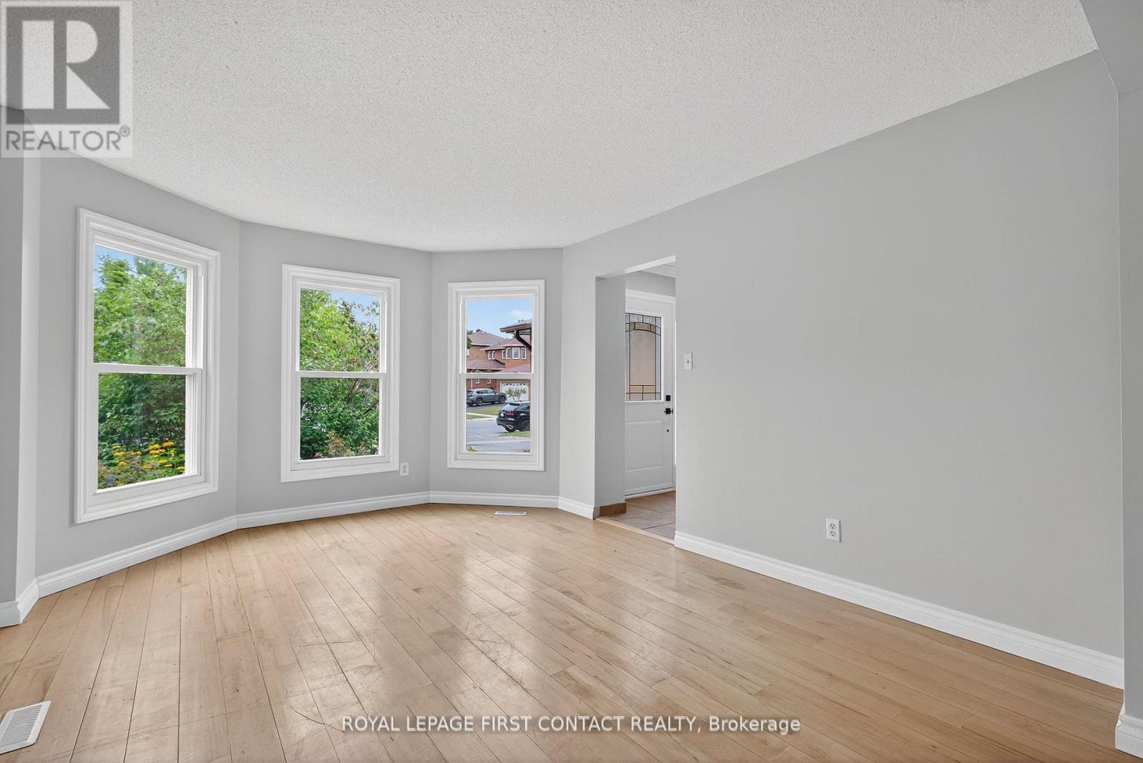 101 Browning Trail, Barrie, Ontario L4N 6J4 - Photo 21 - S12546612