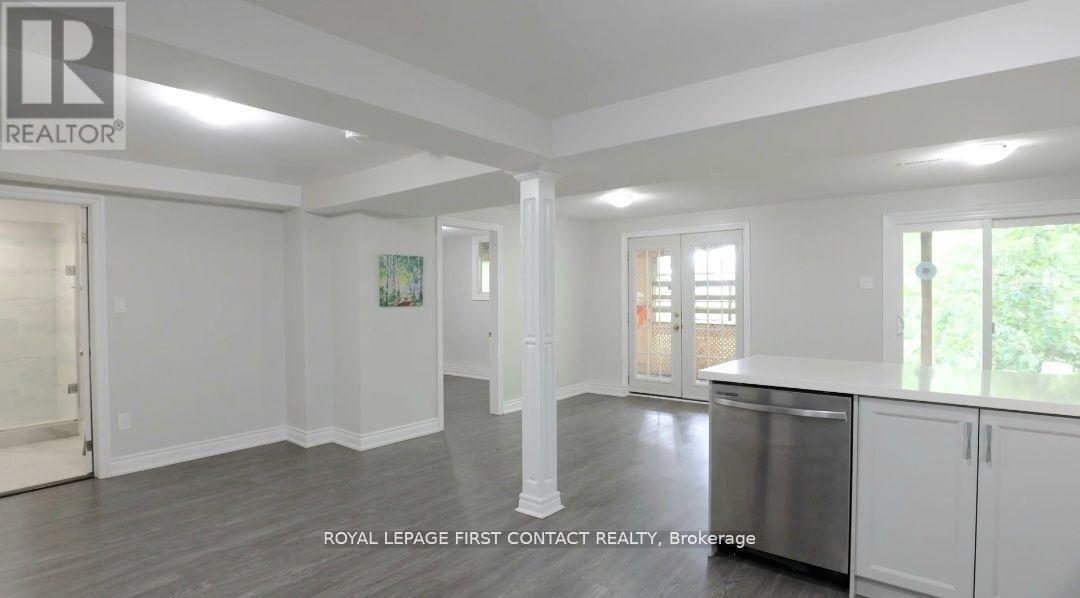 101 Browning Trail, Barrie, Ontario L4N 6J4 - Photo 46 - S12546612